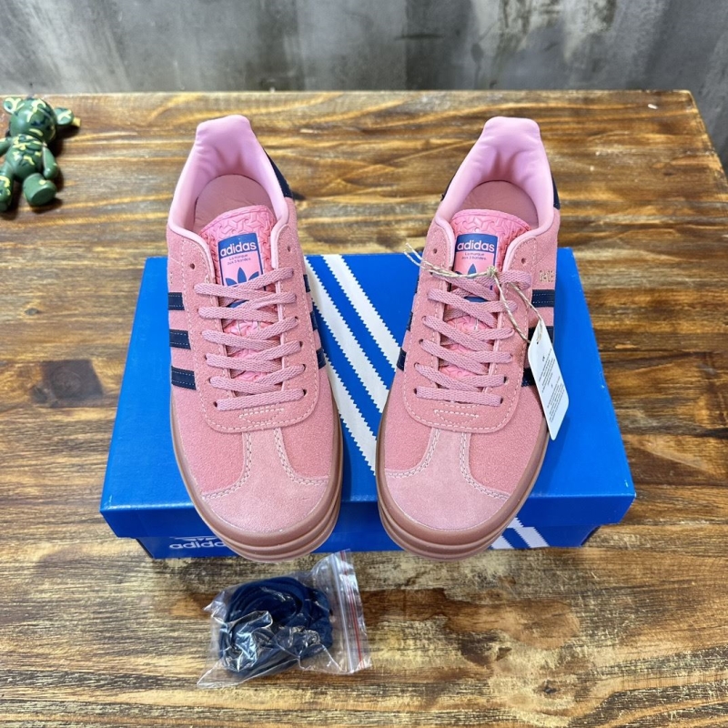 Adidas Sneakers